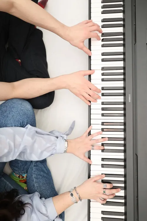 piano hands